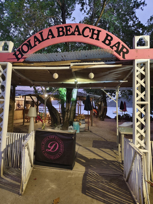 Holala Beach Bar