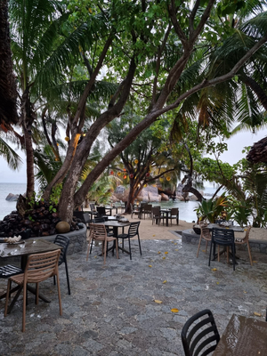 Les Rochers Restaurant