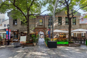 City Highlights Tour with Lunch & Cruise