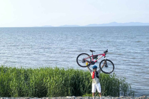 Dianshan & Yuandang Lake 100km Bike Tour Day Trip