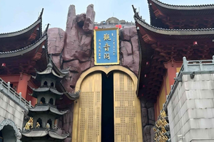 Entdecken Sie Shanghais Juwel: Tempel mit Weltrekord und Wasserstadt