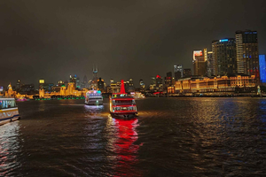 Glow Up Shanghai Night: Huangpu Cruise & Orient Venice Tour