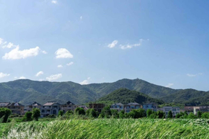 Meiwu Ancient Path & Lake Hike Day Trip