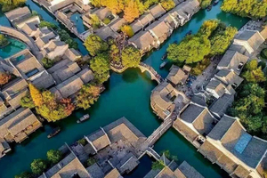 Xangai: Viagem de um dia particular à noite pela cidade aquática de Nanxun