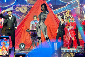 Songcheng-Romance-Show, The Bund & Nanjing-Lu-Tour