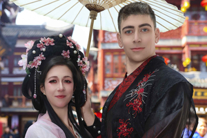 Step into Old Shanghai: Traditional Costume & Tea Experience