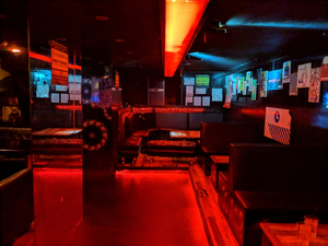 390 Cafe & Bar
