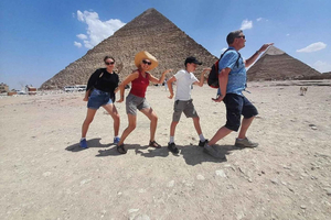 Cairo Day Trip by Flight, Pyramids & Museum