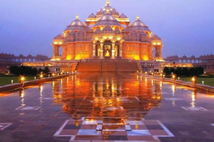 Delhi: Akshardham Spiritual Tour with Water & Light Show