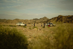Jeepsafari i ørkenen og stjernekigningseventyr