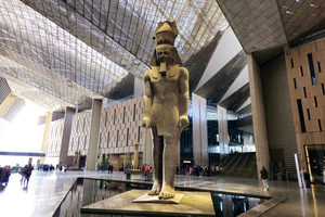 From Hurghada: Grand Egyptian Museum Pyramids Cairo Day Trip