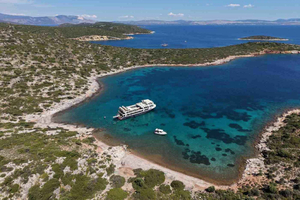 From Izmir: Full Day Boat Trip around Cesme with BBQ Lunch
