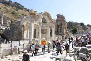 Kusadasi lub Selcuk: Całodniowa wycieczka do Efezu z lunchem