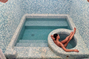 Tbilisi: Luxury Sulfur Bath Ritual with Pickup & Wine