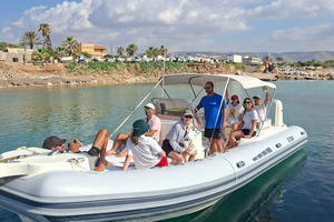Avola : sortie en bateau haut de gamme avec apéritif et plongée avec masque et tuba