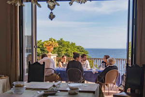 Catania: Cooking class set in a sea front historic villa