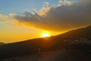 Catania: Mount Etna Sunset Trekking with Wine Tasting