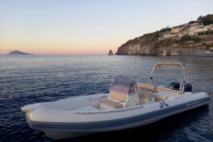 Филикуди и Аликуди: индивидуальная экскурсия на катере