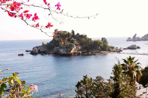 From Catania: White Lotus tour Taormina, Castelmola & Naxos