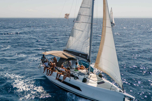From Trapani: Full-Day Sailboat Trip to Favignana & Levanzo