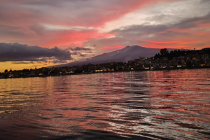 Giardini Naxos: Sunset Boat with Dolphins, Drinks & Dance
