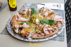 Messina: Pizza-Making Class, Cannoli, & Walking Tour