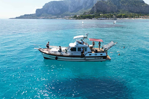 Palermo: Bootstour mit Aperitif, Schnorcheln und Höhlentour