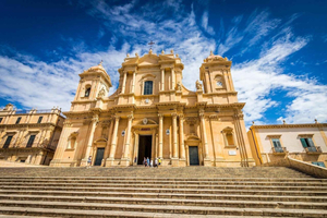 Private Etna Tour: Lunch, Wine Tasting in the Cellar from Taormina/Catania