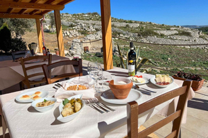 Ragusa: Aula de culinária siciliana em agroturismo com degustação de comida e vinho