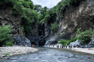 Sizilien: Ganztagestour zum Ätna und den Alcantara-Schluchten mit Mittagessen