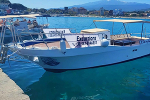 Taormina Giardini Naxos: Boat Tour with Aperitif & SwimMasks