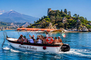 Taormina: Isola Bella Tour met zwemmen, fruit en prosecco