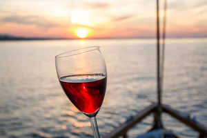 Weingüter mit dem Boot Ätna-Weinproben-Bootsausflug bei Sonnenuntergang