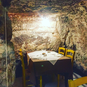 La Grotta, Traditional cuisine and pizzeria