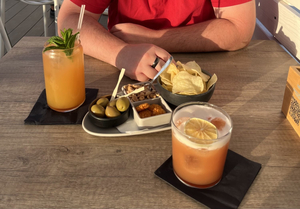 Mate lounge bar