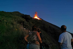 Stromboli: Trekking al tramonto alla Sciara del Fuoco
