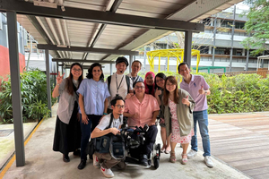 Singapour : Visite guidée du village par des personnes handicapées avec boissons
