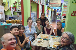 Singapore: tour gastronomico di Little India Hawker Street