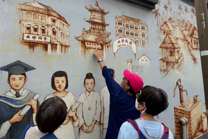The Women Who Built Chinatown Walking Tour