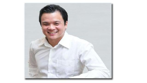 Dr. Valentin Low