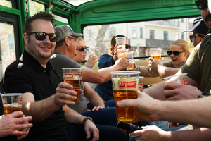Bratislava: Bus City Tour-Unlimited Drinks,Prosecco,Beer