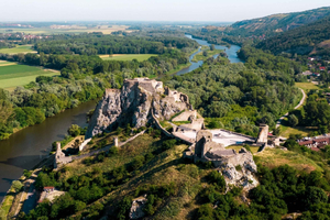 Bratislava: Cruise - Devín Castle Round Trip