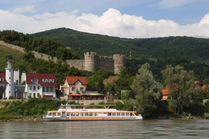 Bratislava: Devin Castle Boat Trip with Wine Tasting