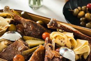 Bratislava: Gourmet Goose Dinner with Cruise on Danube