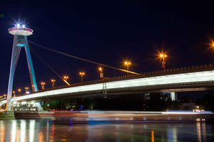 Bratislava: Guidad pubrunda och nattutsikt från UFO-bron