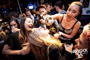Bratislava: Barrunda med 2 timmars öppen bar + efterfest på Trafo