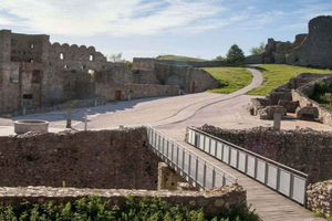 From Bratislava: Devin Castle & Iron Curtain Half-Day Tour