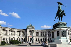 From Bratislava: Vienna Private City Tour & Schönbrunn
