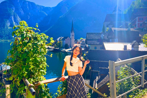 Melk Abbey, Hallstatt & Salzburg Day Trip with Traunsee