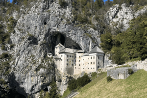 Bled tai Ljubljana: Postojnan luola ja Predjaman linna – retki